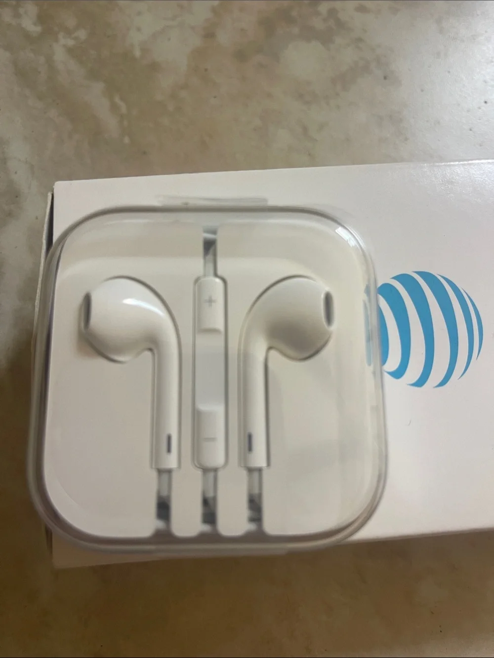 Apple White Wired Earbuds with Inline Remote